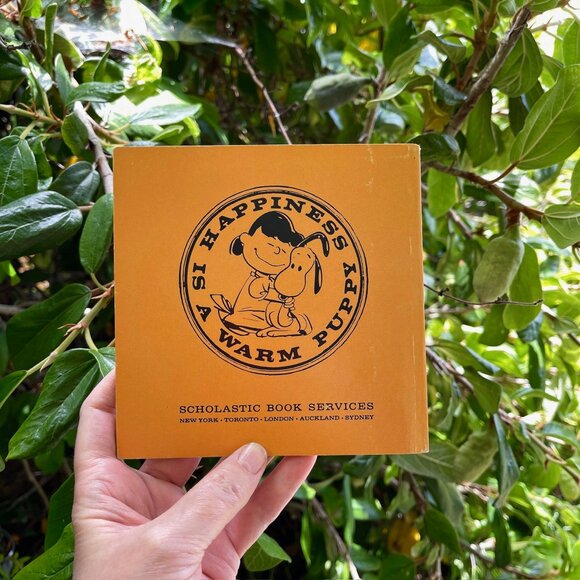 VINTAGE CHARLES SCHULZ MINI BOOK HAPPINESS IS A WARM PUPPY 🐶 FIRST EDITION 1970 - Picture 2 of 14